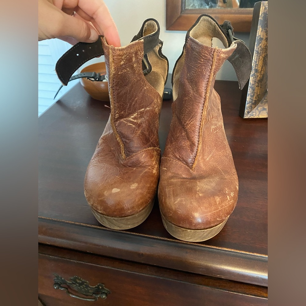 Free People clogs!